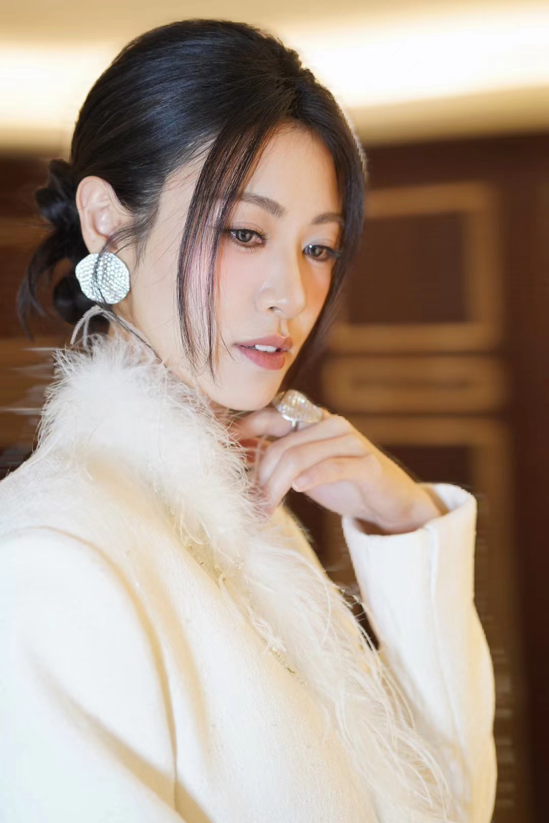 北京卫视2025跨年之夜李允儿《雪花赋》我为民谣而来李允儿冬日雪花妆